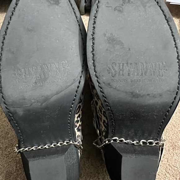 Shyanne leopard print western boots - Picture 3 of 5